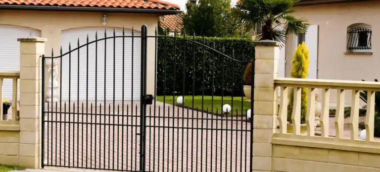 automatic gate fence